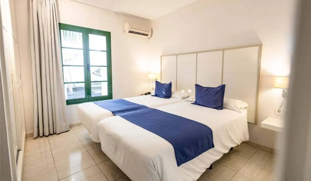 2 Bedrooms Classic Apartment