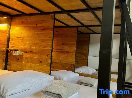 Bed in Dorm (female dorm)