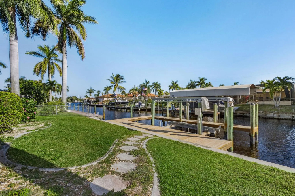 BRAND NEW RENTAL, Heated Pool & Spa, DIRECT Gulf access - Villa Bimini Breeze - Roelens Vacations