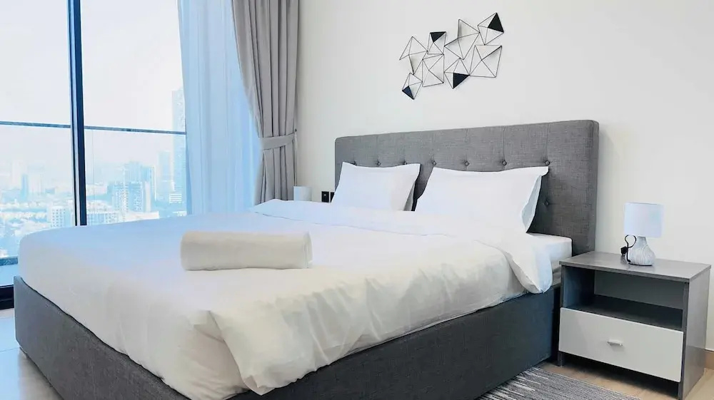 Luxurious Belvilla 1BR JVC with Pool, Gym & BBQ Access — фото