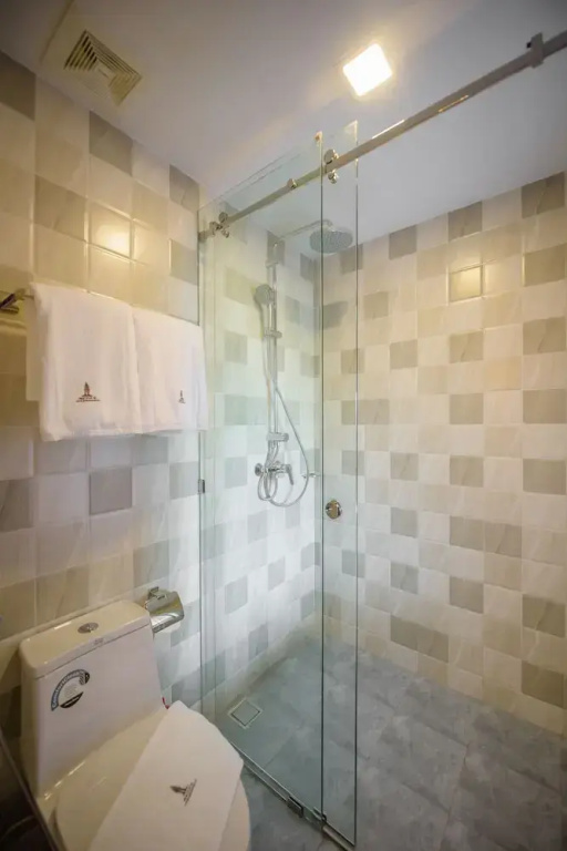 Deluxe Double room with balcony (full double bed)