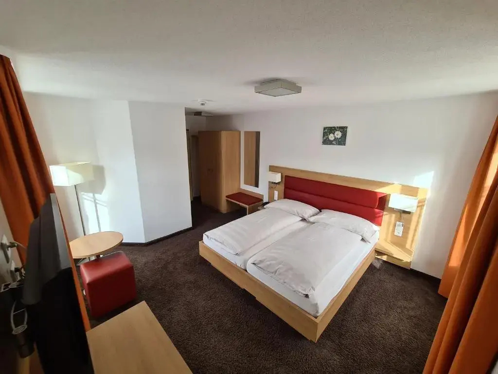 Standard Double room (full double bed)