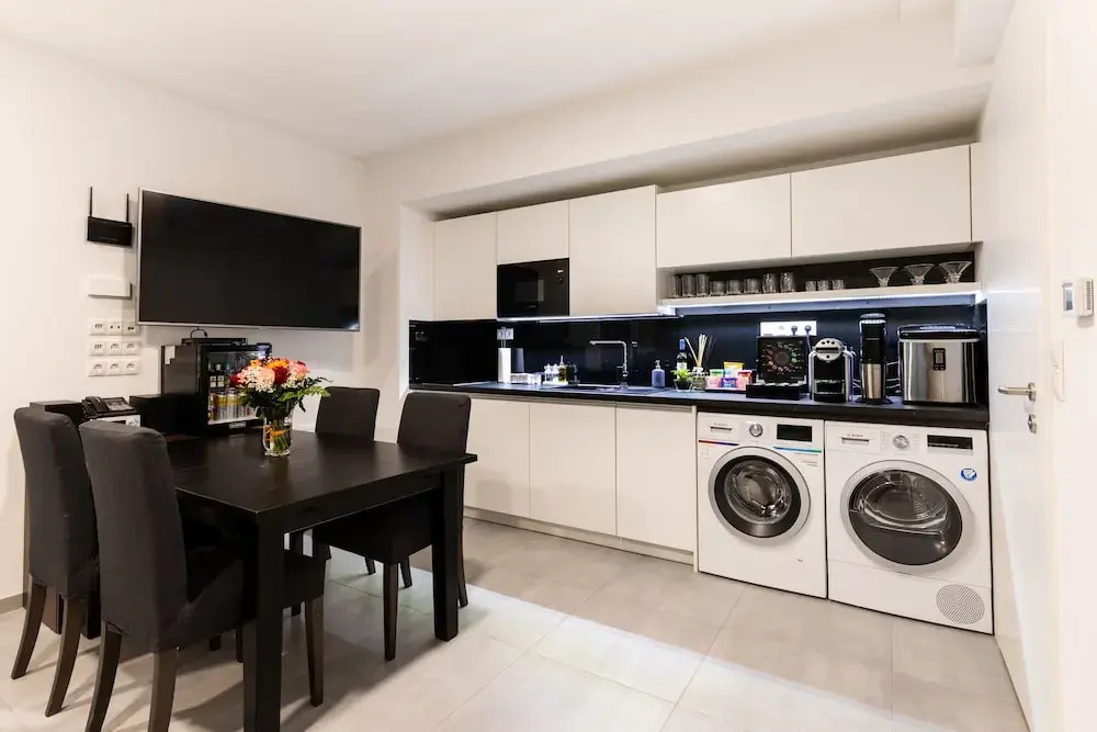 gallery_image_hidden_8