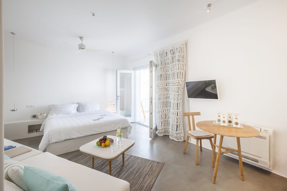 Santorini Heights 5 *