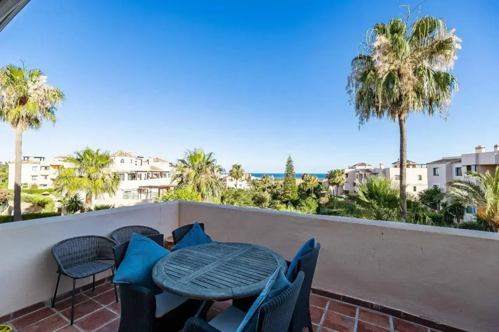 75-Apartment with Views in Elviria, Marbella