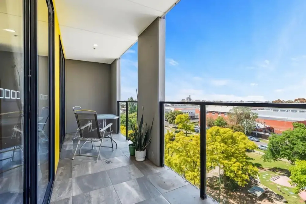 Executive and Spacious Apartment With Balcony