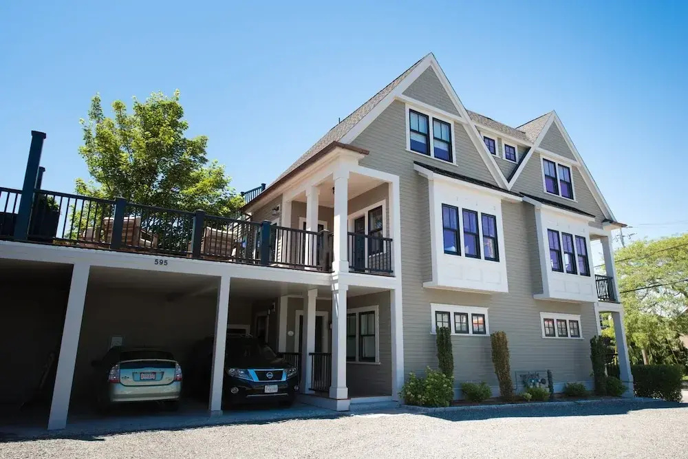 The Newport Lofts - 595 Thames Street