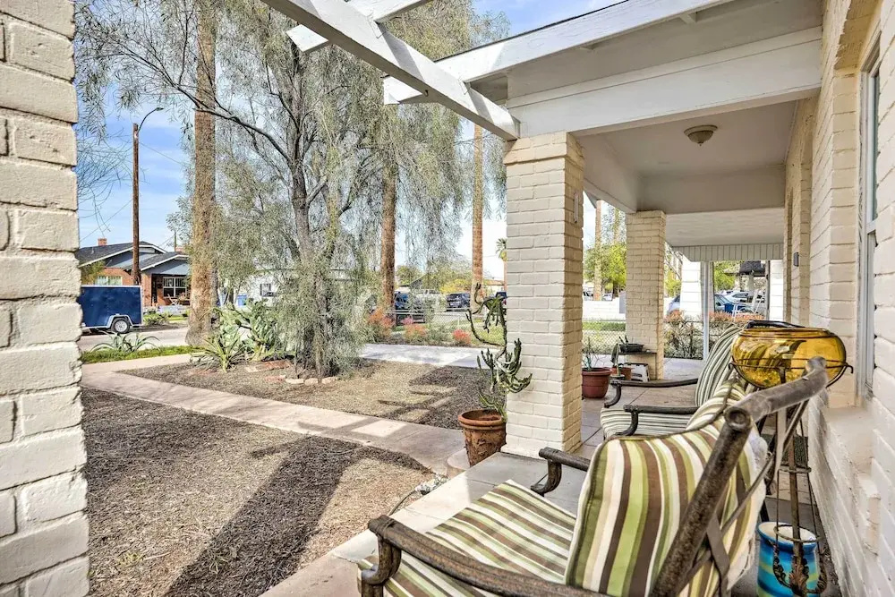 Annies Green Bungalow: 2 Mi to Downtown Phoenix!