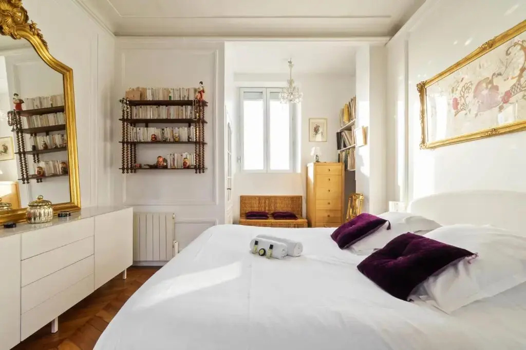 Stylish Vintage 3BR Apartment in Le Marais by GuestReady - Chambres