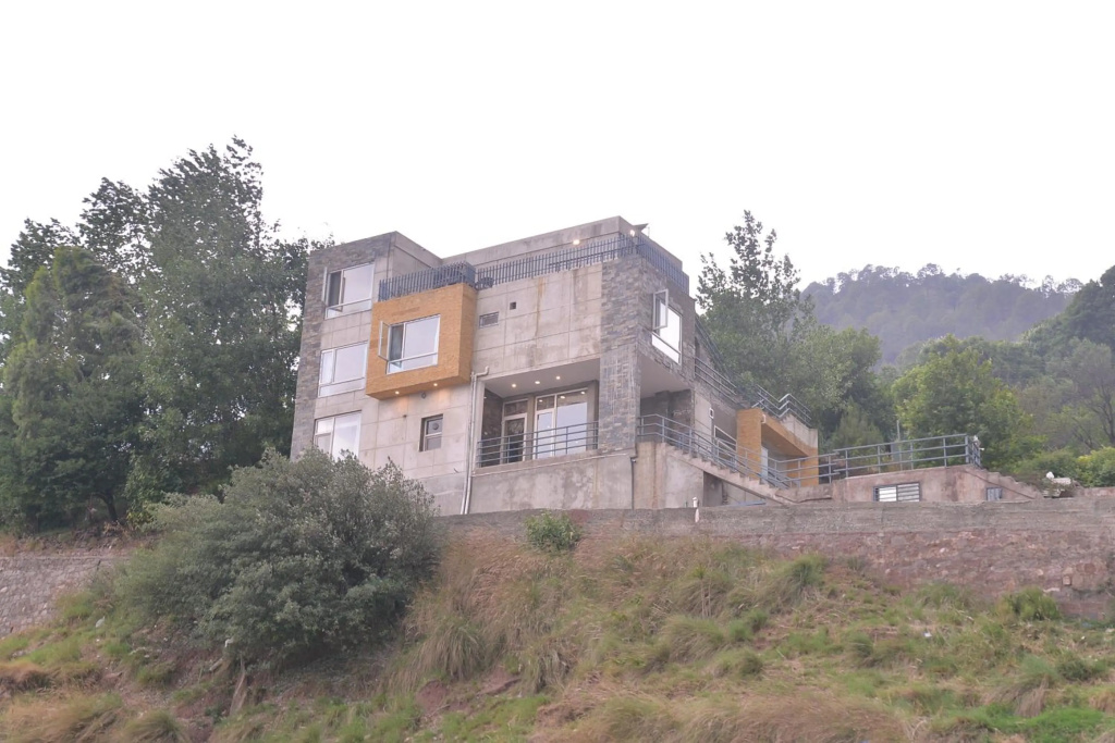 Midway Murree