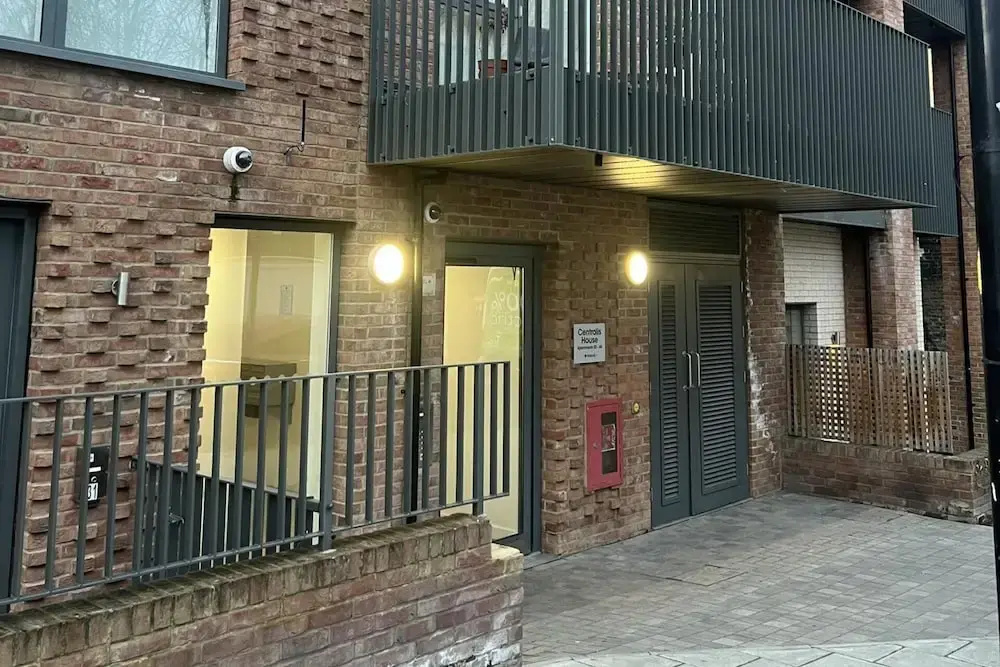 Remarkable 1-bed Apartment in London With Balcony