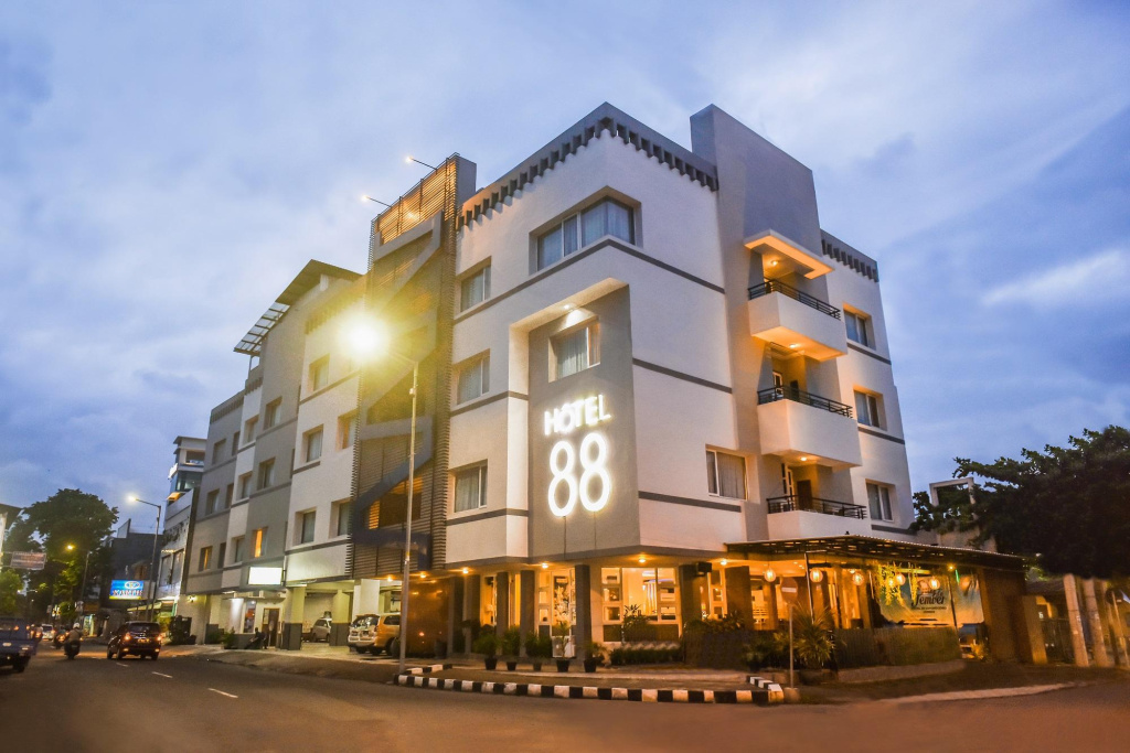 Hotel 88 Diponegoro in Jember