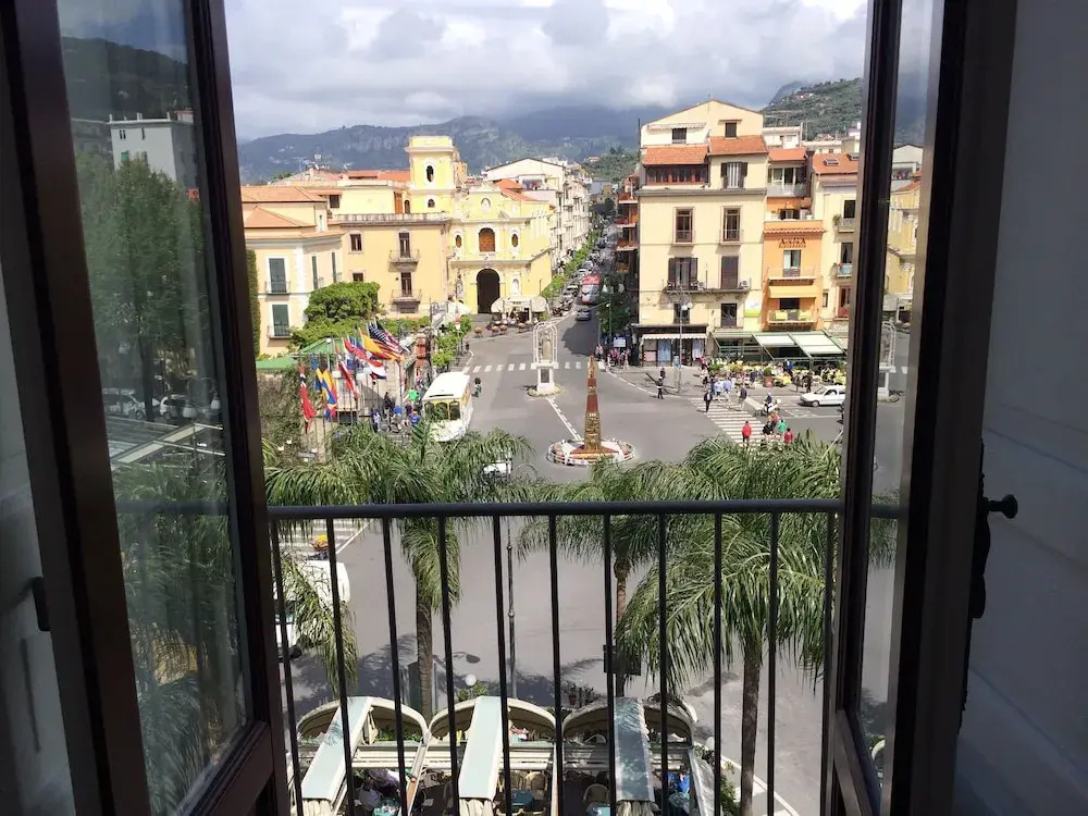 Superior Double room with city view (full double bed)