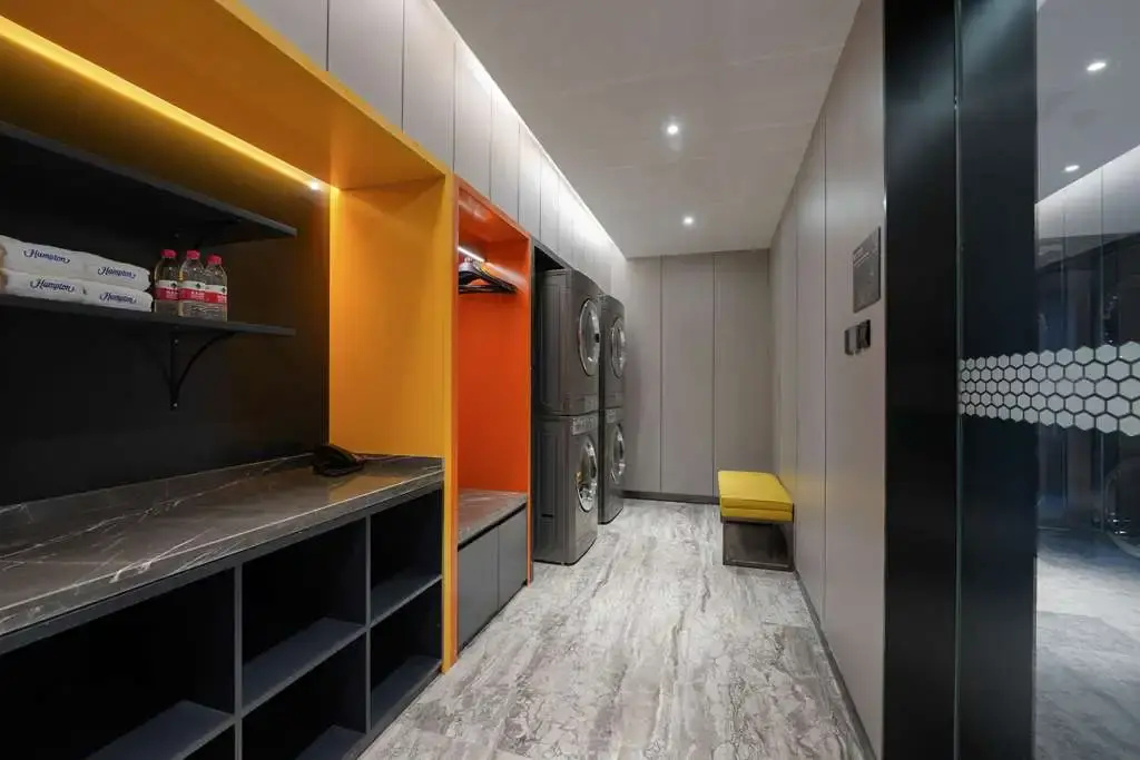 Lobby & Reception