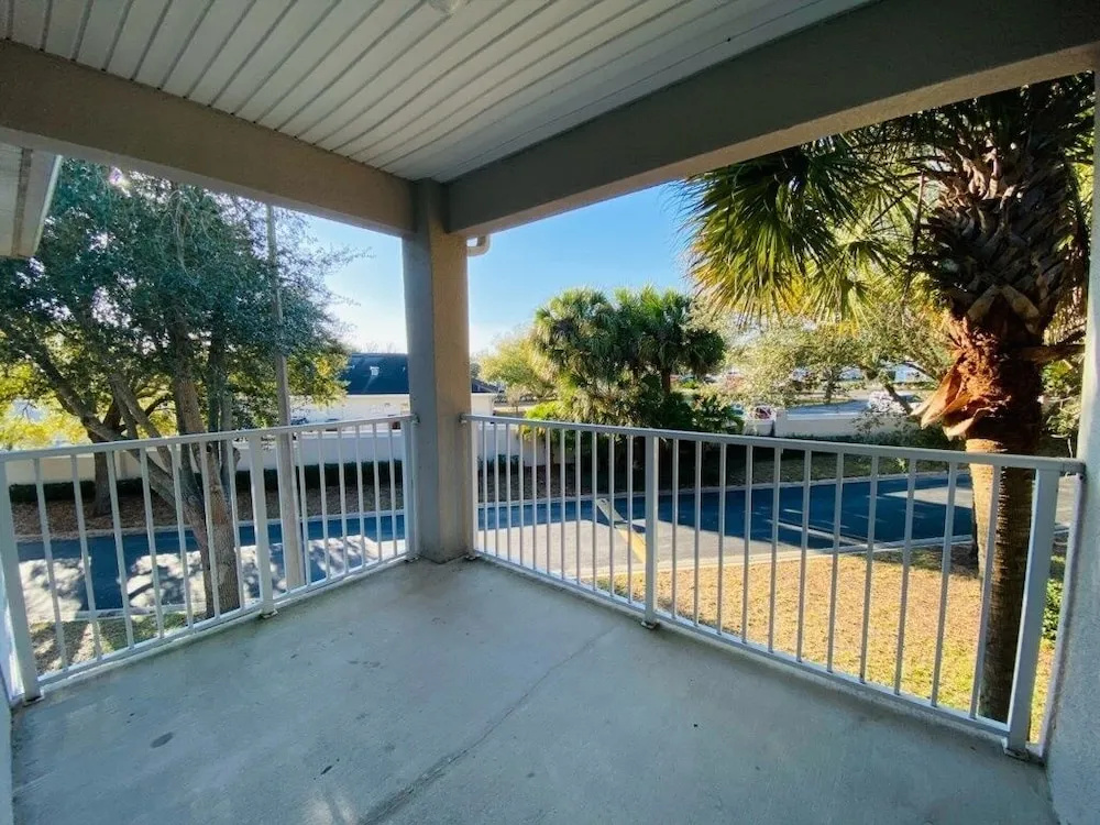 Hemingway Apartment @ Southern Dunes 2 Bedroom Villa by Redawning