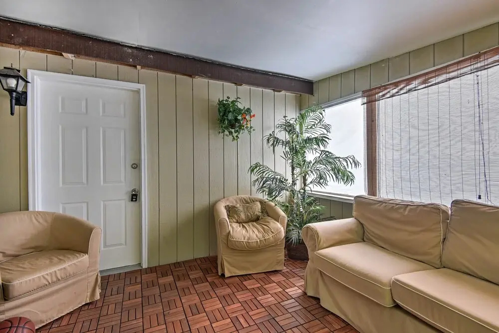 Cozy Arrowhead Lake Home w/ Sunroom + Pool Access!
