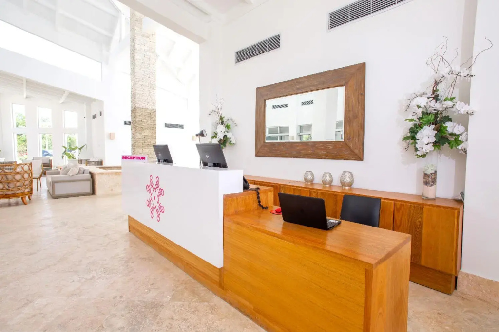 Lobby & Reception
