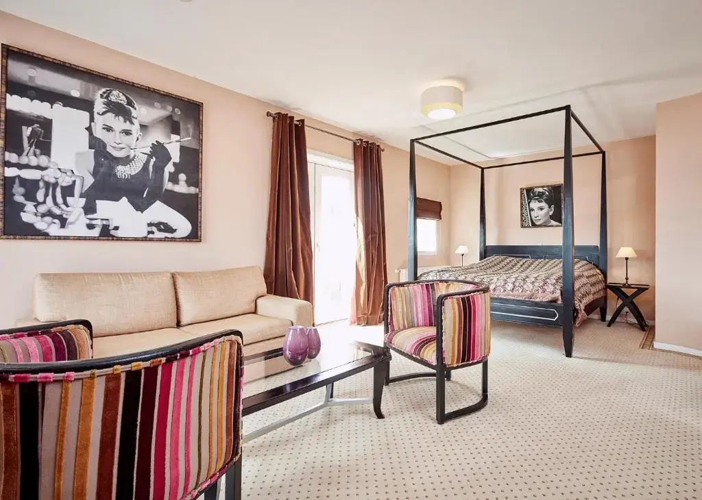 Luxury Suite