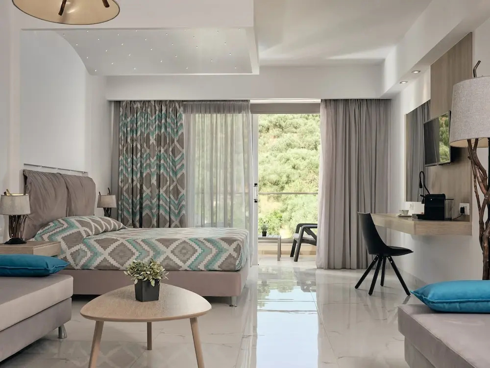 Executive Triple Suite with balcony