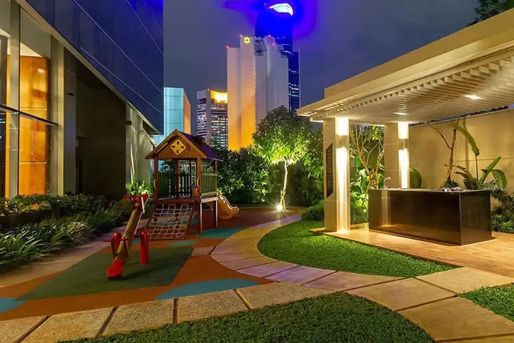 Classy 2BR Casa Domaine Apartment with Maid Room By Travelio