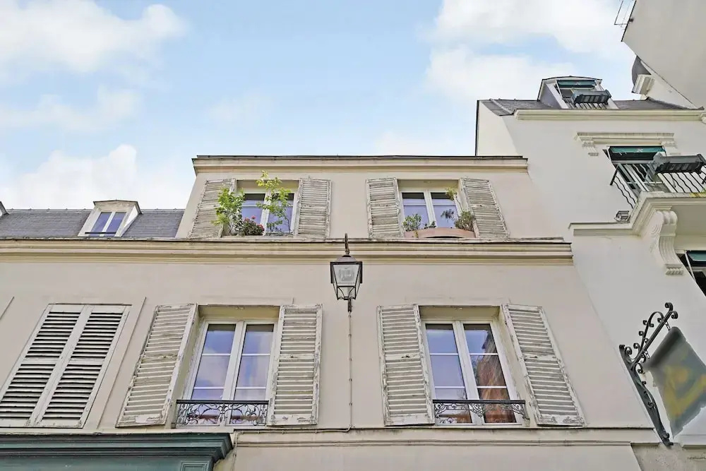 Parisian Charm in the Heart of the Marais !