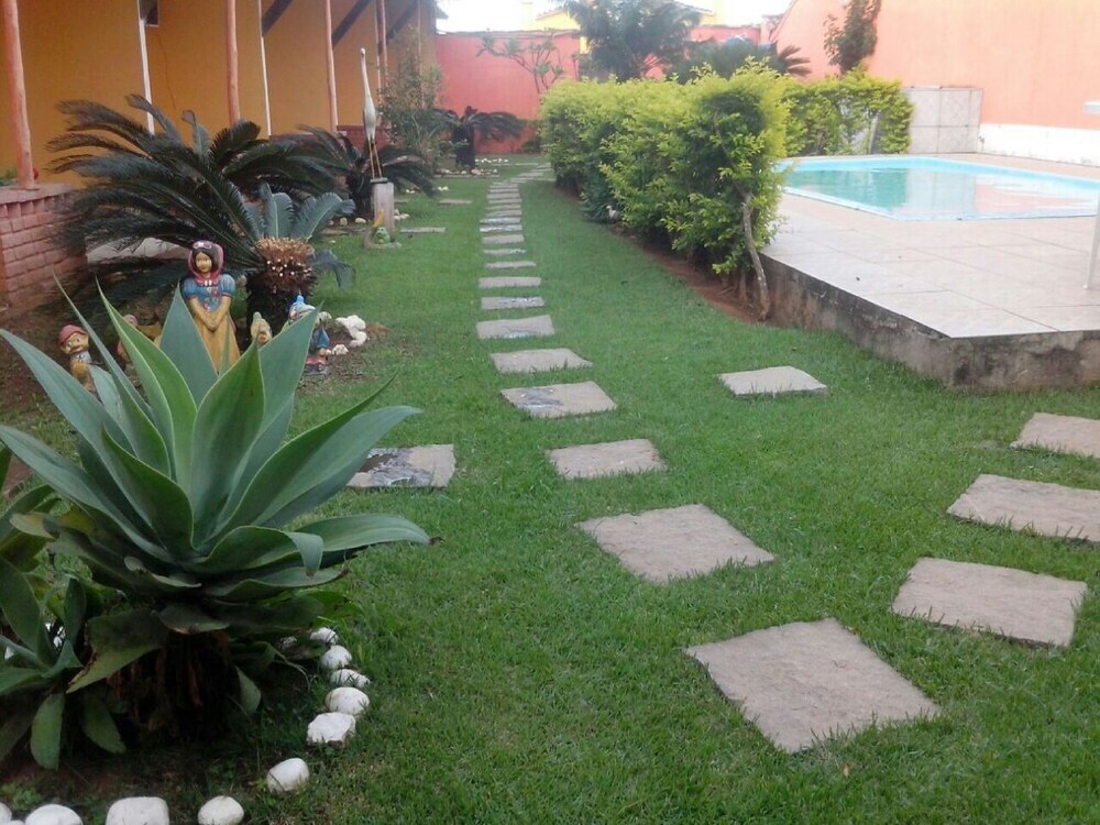 Отель Oyo Pousada Vida Bela Suites, фото 1