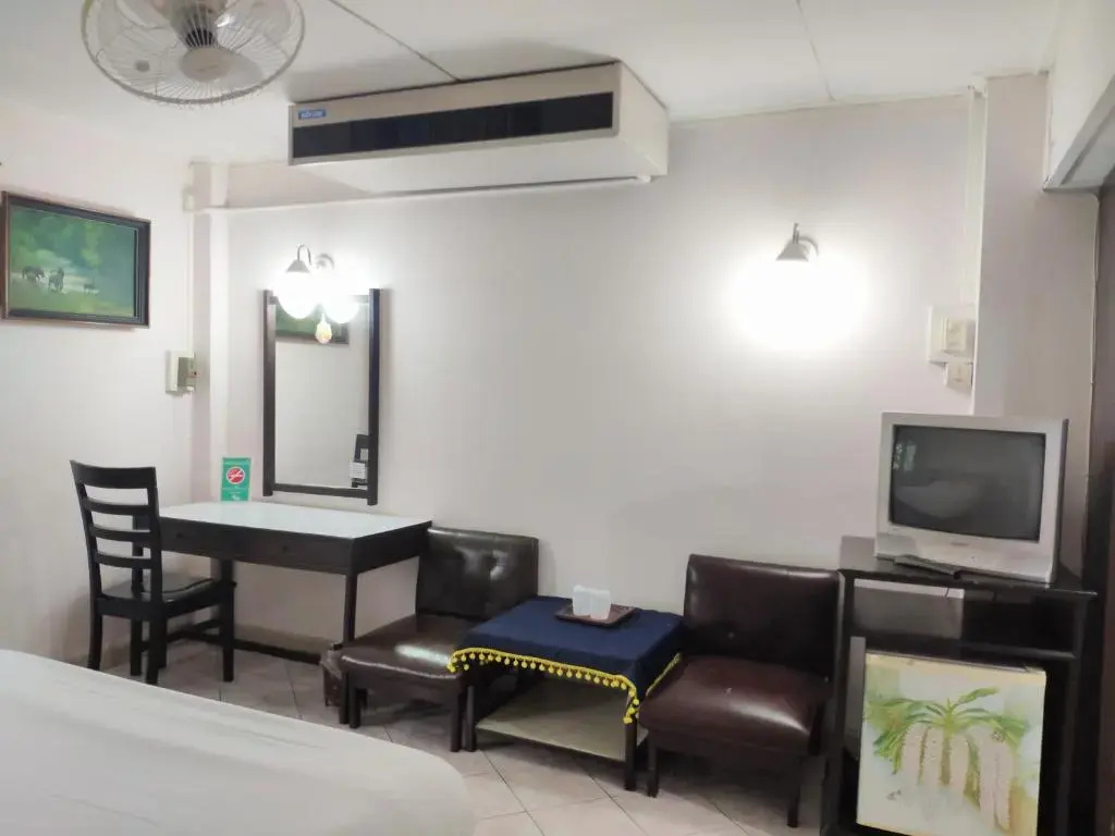 Changpuak Hotel - Chambres