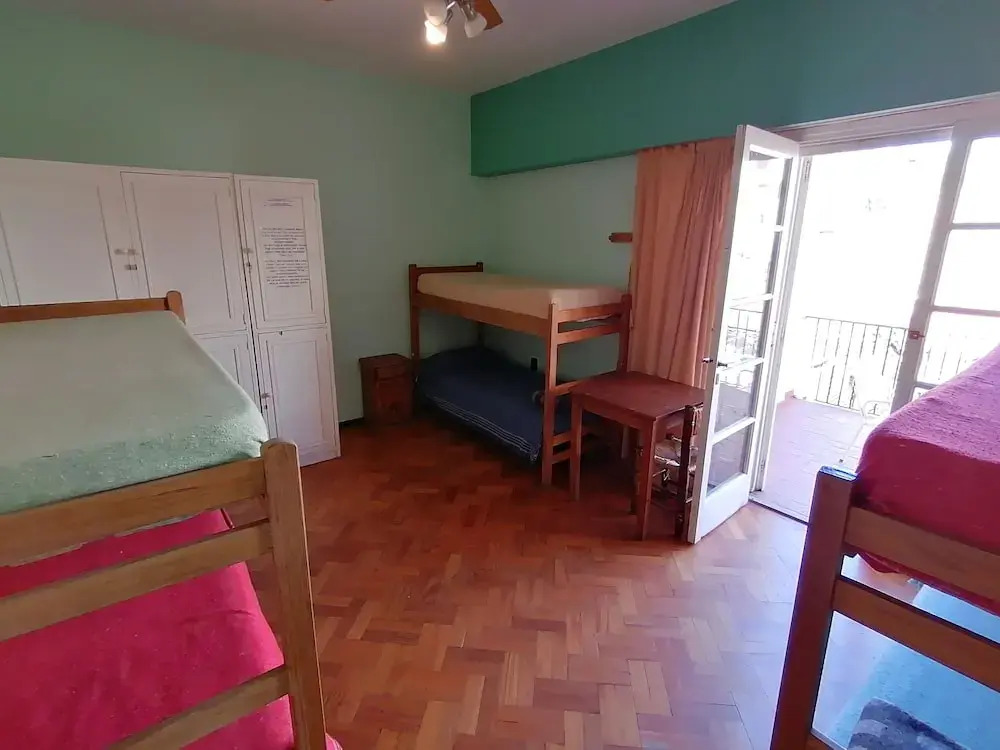 Кровать в общем номере в Alamo Hostel & Suites