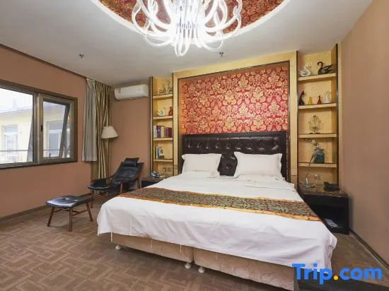 Business Double room (full double bed)