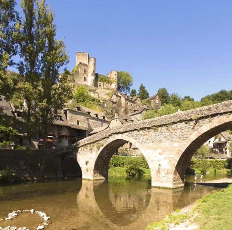 Property With one Bedroom in Belcastel, With Enclosed Garden - 57 km F