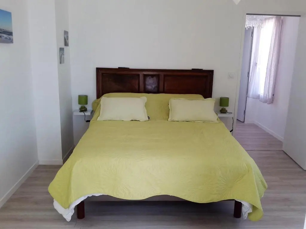 Standard Double room with balcony (full double bed)