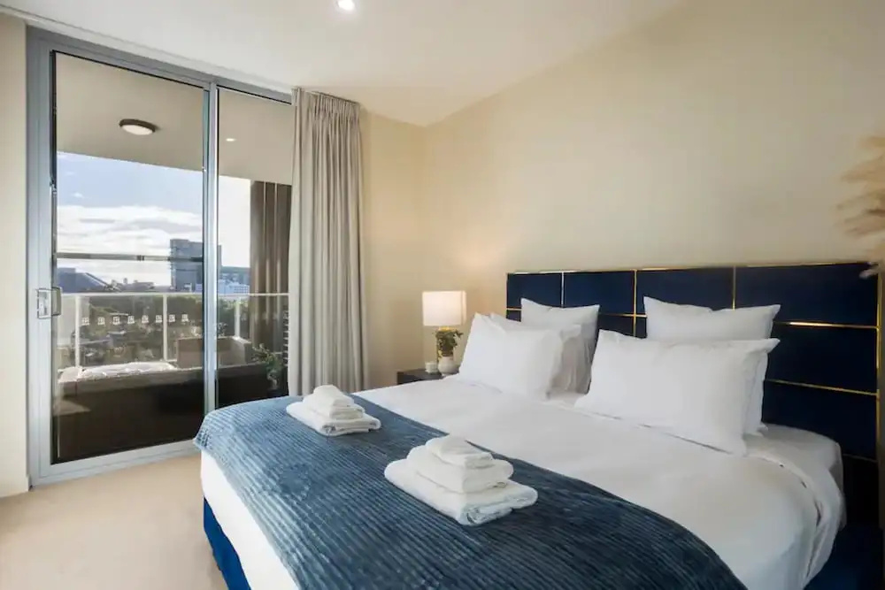Brilliant 3 Month Corporate Rental With Balcony