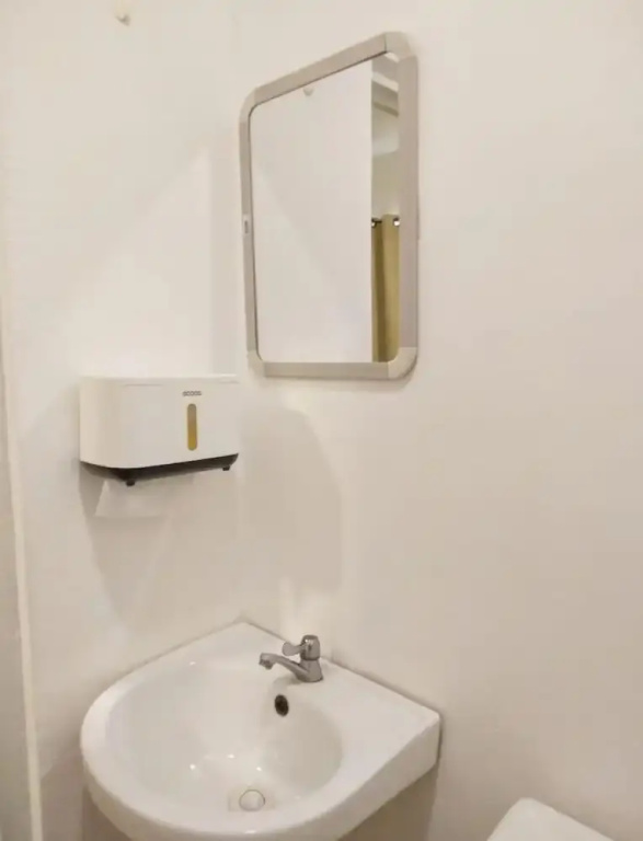 Deluxe Double room (full double bed)