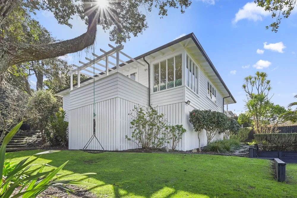 Grey Lynn - Grandeur - Cafe Lifestyle