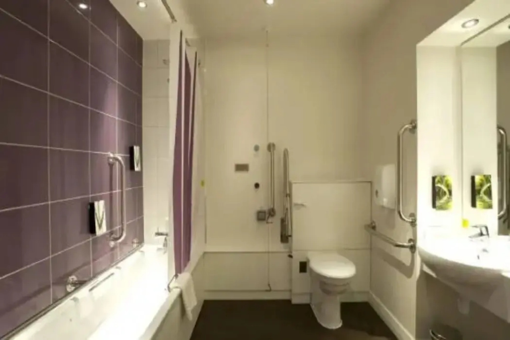 Premier Inn Llanelli Central East - Général