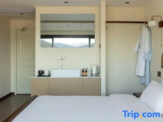 Standard Double room with view (full double bed)