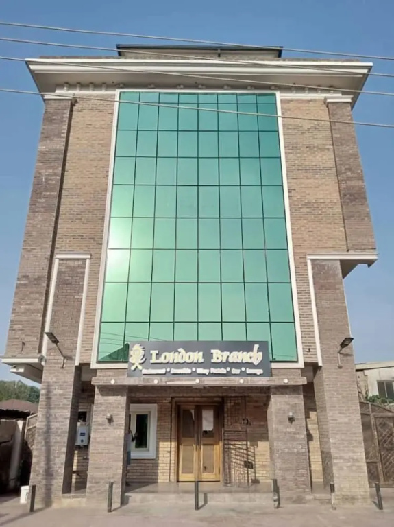 London Branch Hotel and Restaurant