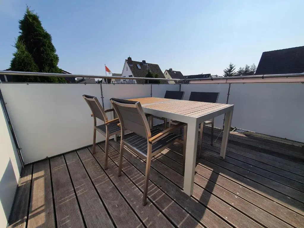Apartment with balcony