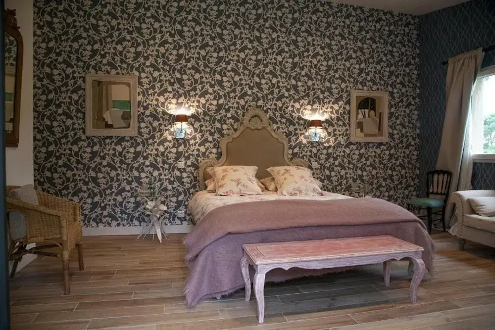 Voir la photo 3 — La Petite Girondine, La Suite...