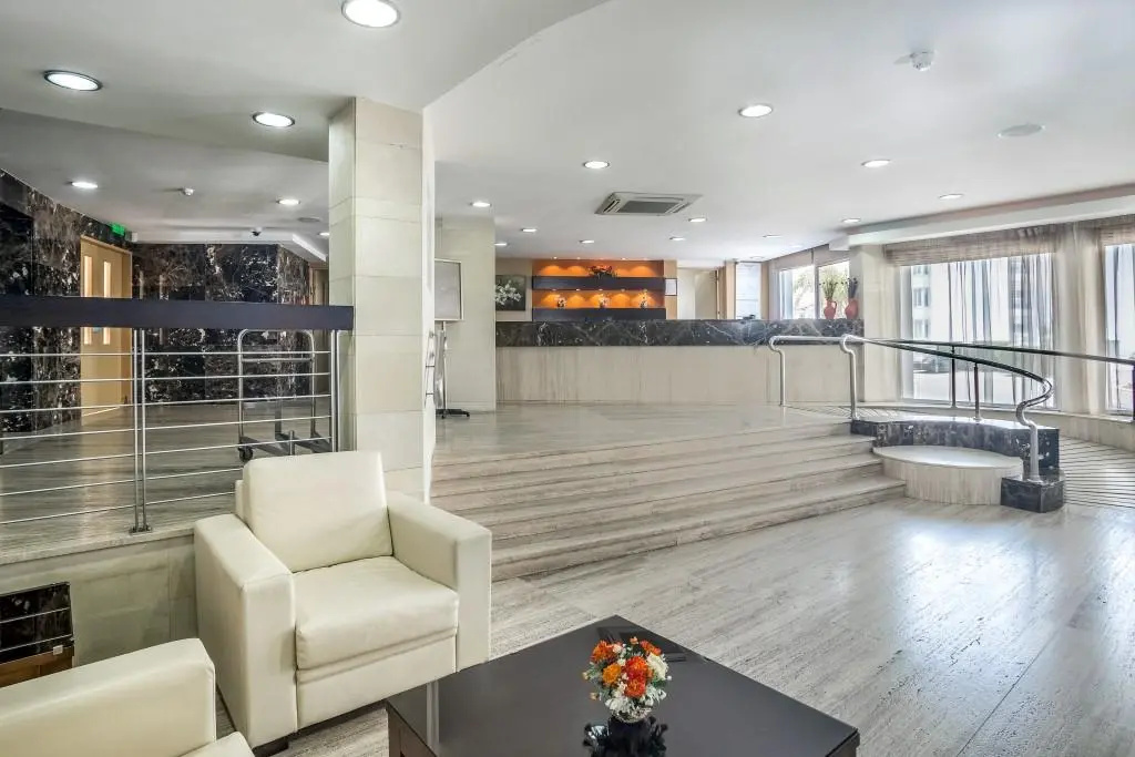 Lobby & Reception