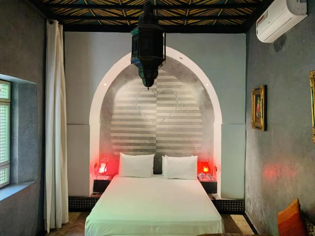 Deluxe Double room (full double bed)