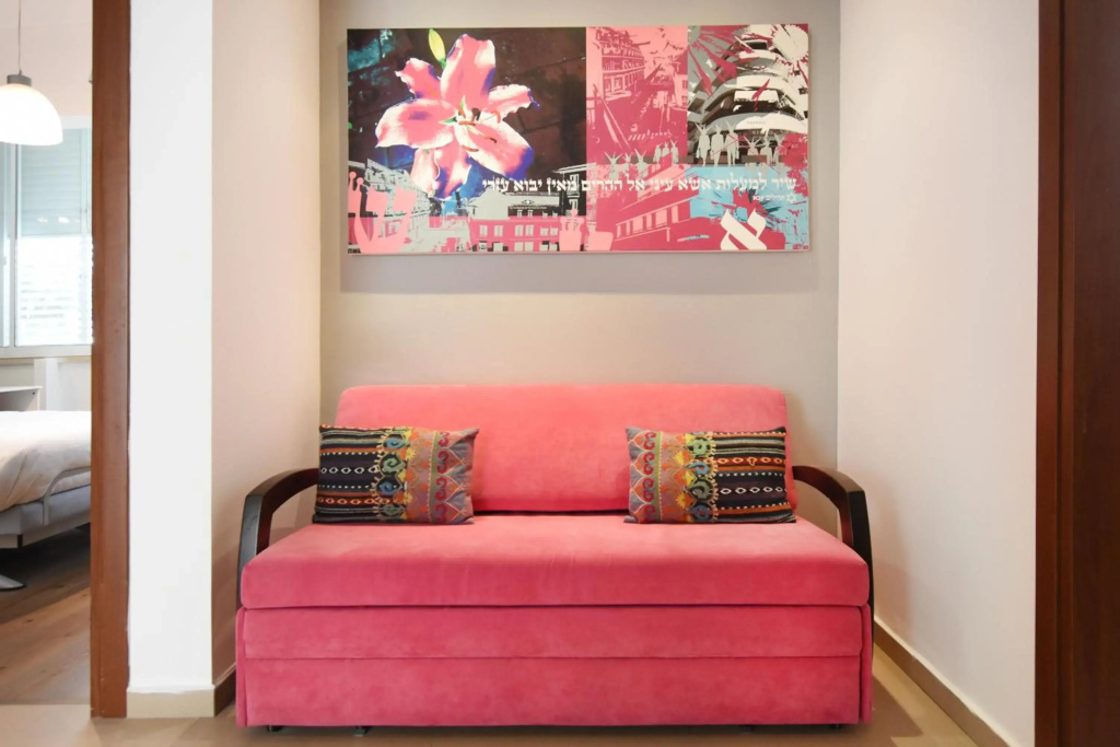 Central 2BR in Hovevei Tsiyon 29 by HolyGuest