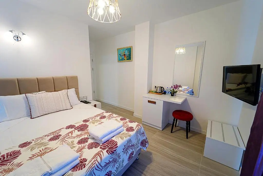 Deluxe Double room with sea view (full double bed)