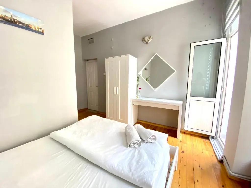 Double room with balcony (full double bed)