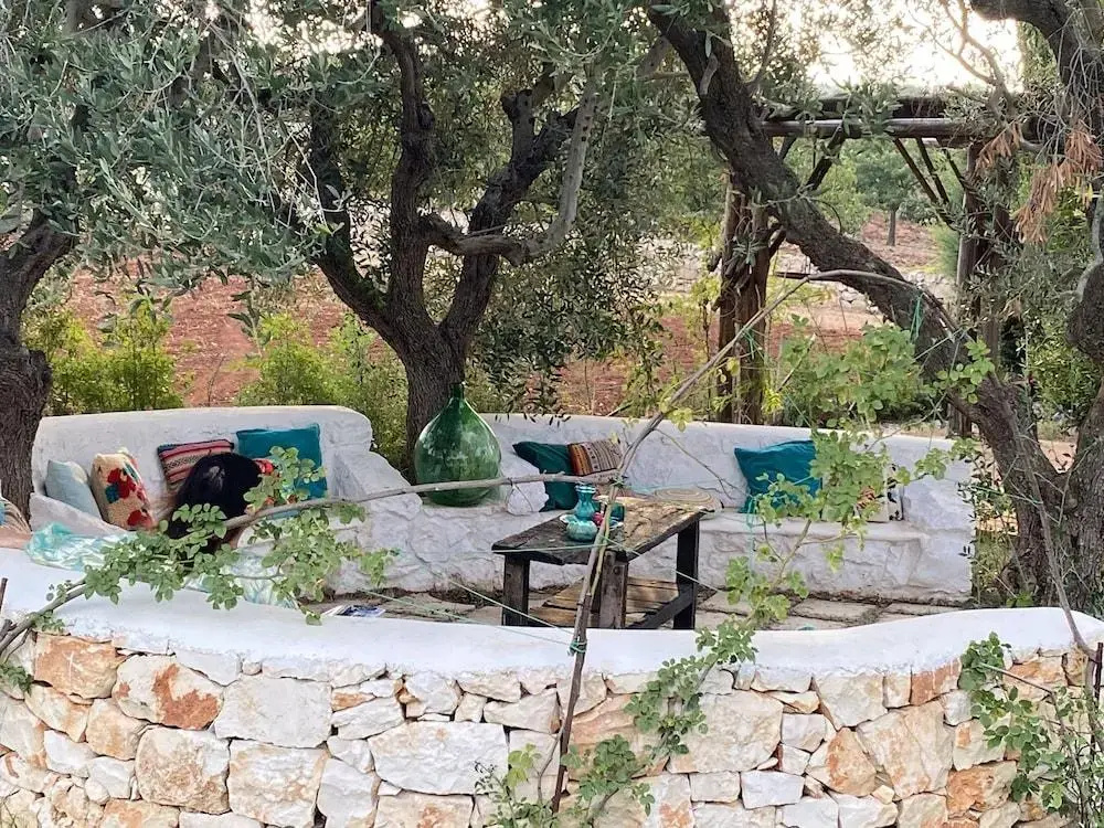 Ecletic garden trullo for 4 near Alberobello