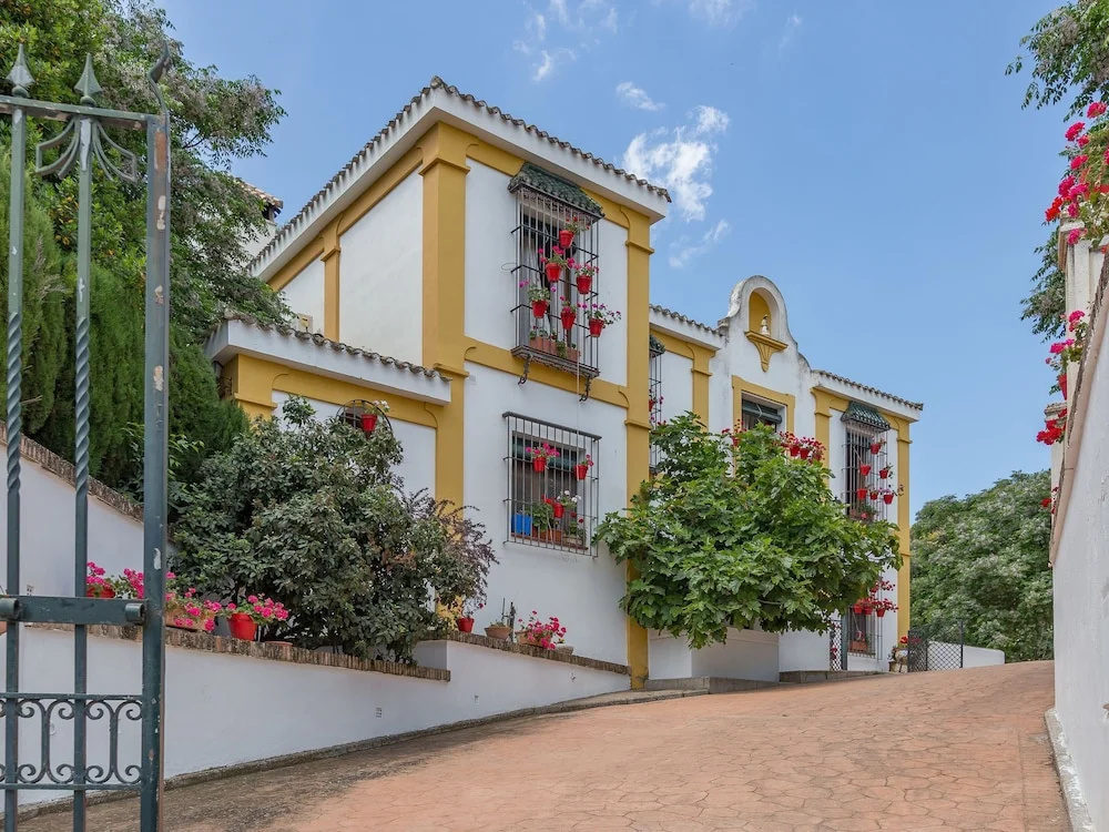 Villa in Priego With Pool Near Sierras Subbeticas