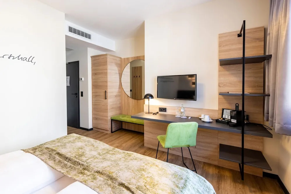1 Bedroom Deluxe Double room (full double bed)