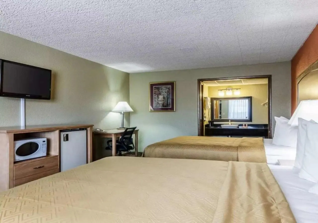 Standard Double room (full double bed)