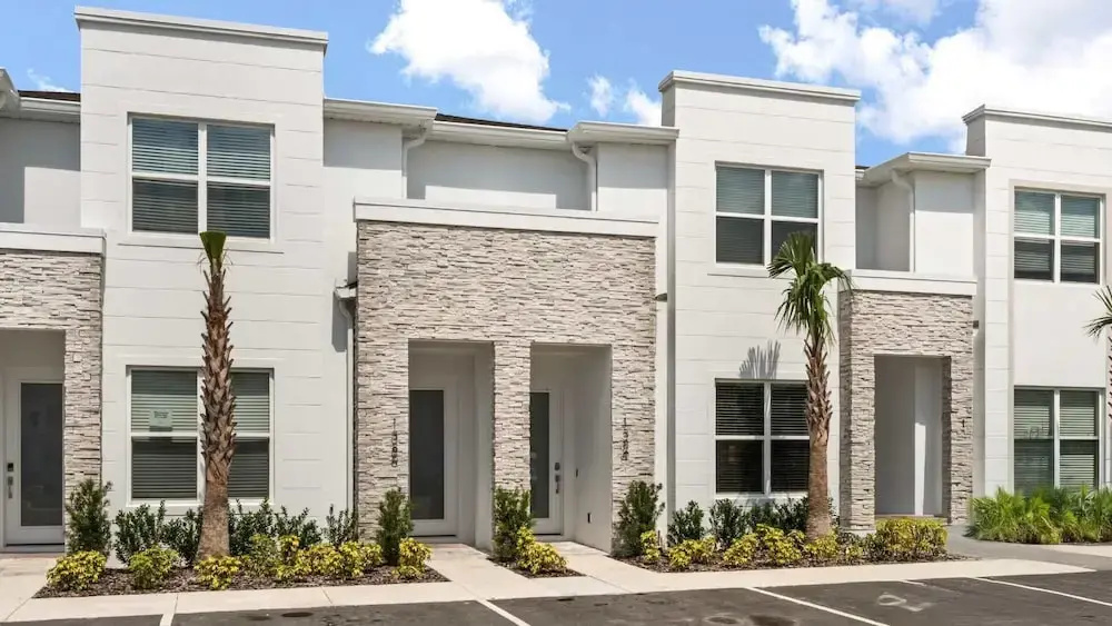 Upstay Pristine 3BR Home With Private Pool & BBQ