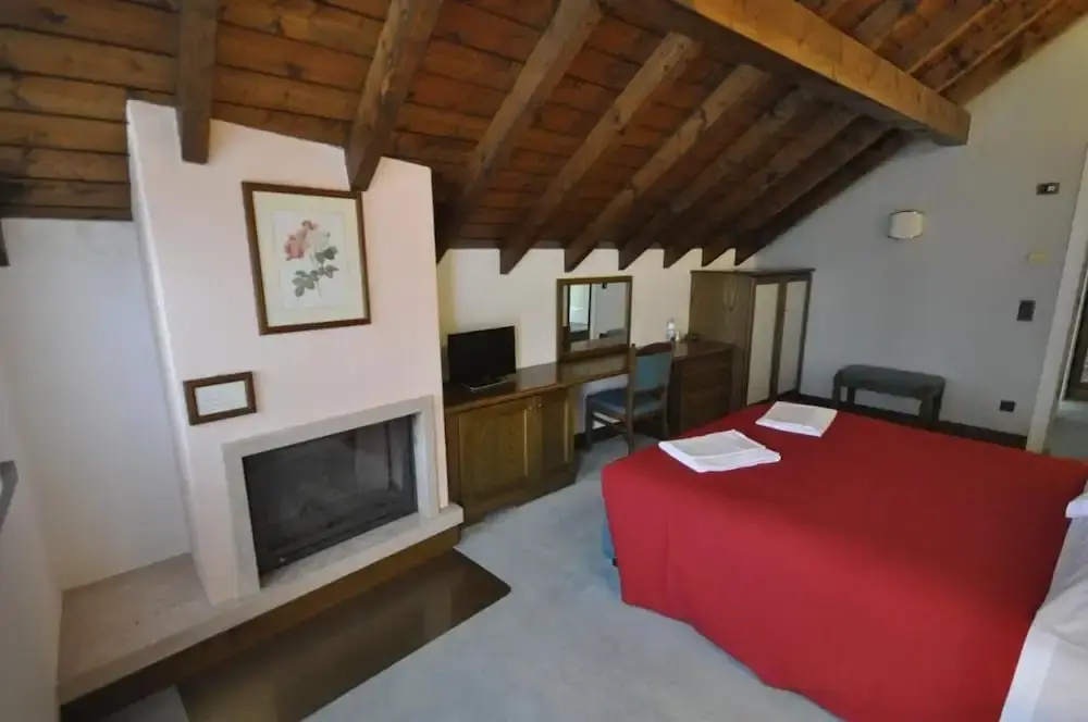 Standard Triple room with balcony
